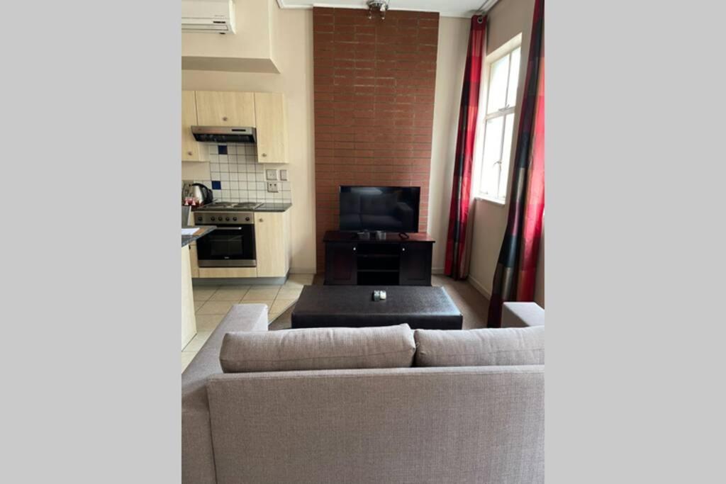 Cool & Easy Flat In The Heart Of Marshalltown Johannesburg Exterior foto
